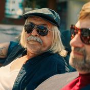 Zdeněk Žák a Jan Hrušínský jako rocker a jeho manažer :-)